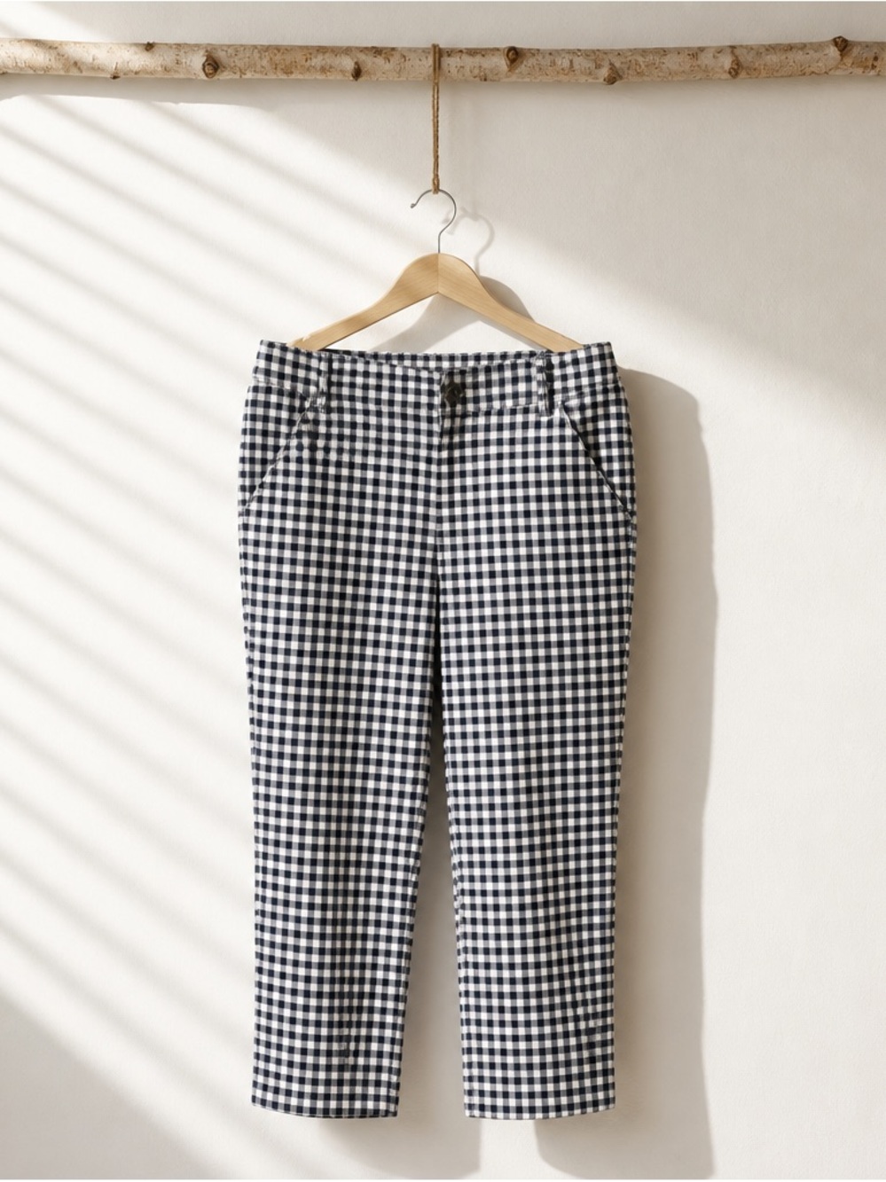 Women's Navy & White Gingham Cropped Pants